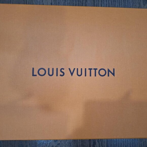 Authentic LOUIS VUITTON LV Orange Magnetic Large Gift Box 15.5"x12."5 x7.5"w/Bag - Picture 3 of 5